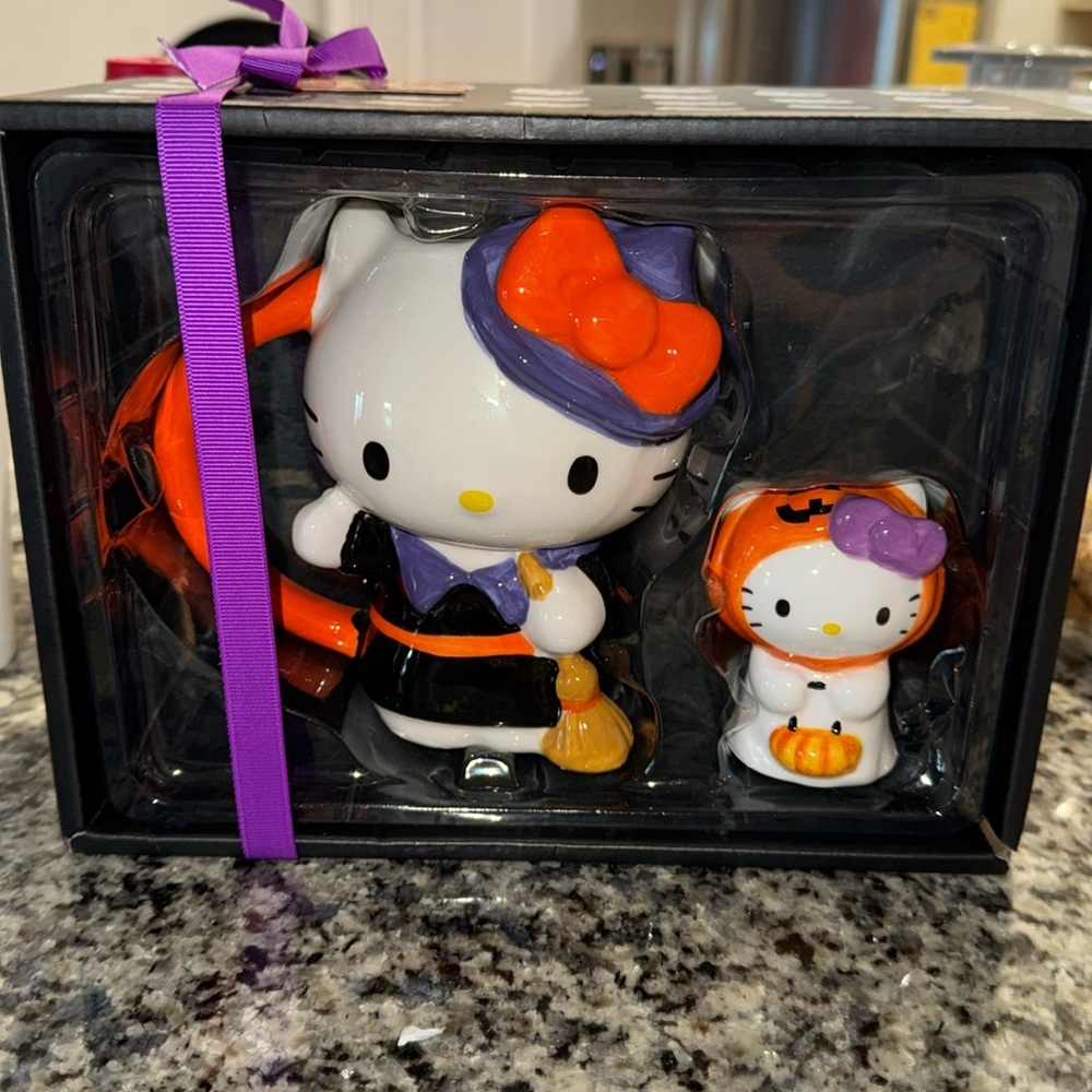 Hello Kitty Mug & Figure Set